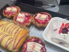 -HOT CRUSH趁热集合·现烤面包(上海环球港店)