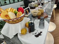 -宁波宝信宝马4S店(江北日湖店)