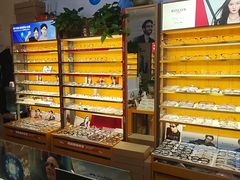 -优医视平价眼镜蔡司依视路折扣工厂店(十里堡店)