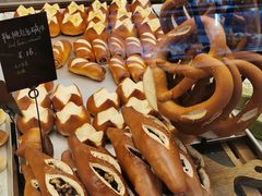 -Dough&Joe团憩(瑞虹天地月亮湾店)