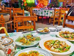 -三亚火车头万人海鲜广场