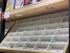 -诺柯视眼镜-蔡司依视路官方工厂店(淞南一店)