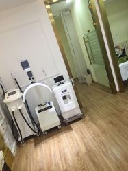 -苗方清颜痘肌研究所