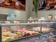 面包甜点陈列柜-好利来(乐堤港店)