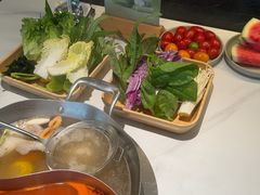 -左庭右院鲜牛肉火锅(金山万达店)