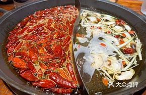 Traditional Street-style Double-boiled Hot Pot