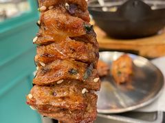 -何妹湿辣牛肉·粤式烧烤砂煲(桂雅路店)