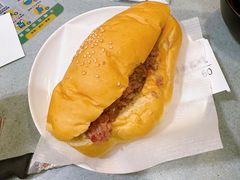 招牌咸牛肉芝士猪仔包-华嫂冰室(尖沙咀店)