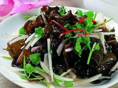 洋葱木耳-融泽漁悦三只耳鱼火锅(南郑大道店)