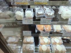 -红宝石·鲜奶小方·海派西点房(莘庄龙之梦店)