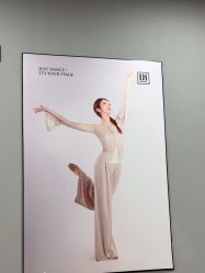 -单色舞蹈