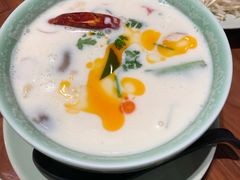酸辣鸡肉椰汁汤-mango tree芒果树泰国餐厅(青岛万象城店)