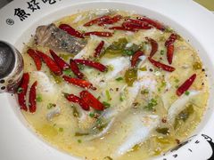 -江渔儿酸菜鱼·拔草餐厅(虎门君乐汇店)