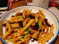 -胡桐里音乐酒馆(孝南店)