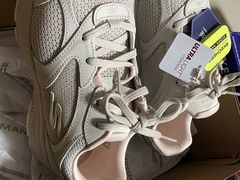 -SKECHERS 斯凯奇(上海国际时尚中心店)