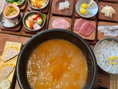-银米·云南传统过桥米线(双廊黑金冠店)