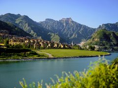 -天鹅湖生态旅游风景区