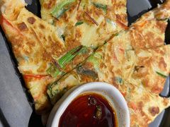 海鲜葱饼-明洞阿姨·韩式酱蟹烤肉·创意料理(三元桥店)