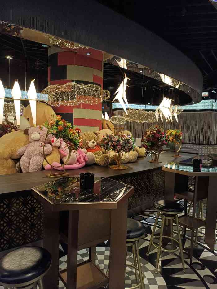 k 全国连锁ktv(绿地缤纷天地店)-"音质还好,就在广场的楼上,但是很多