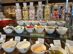 自助调料区-广州希尔顿逸林酒店-OPEN開·全日制餐厅·海鲜·小火锅·自助餐(东风路店)