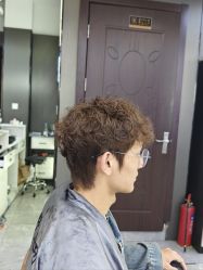 -藤野造型烫发染发