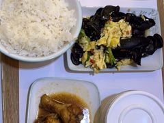 -老乡鸡(上海白玉兰广场店)