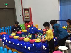 -蒙特利亲子乐园