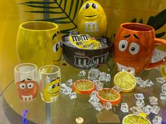 -m豆巧克力世界(上海世茂广场店)