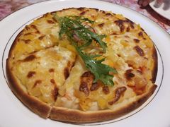 -樱花里音乐餐吧·牛扒椰子鸡(东圃店)