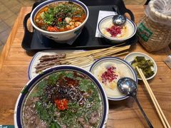 -云阿蛮云南生烫牛肉米线(奉贤路店)