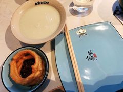 豆汁焦圈-局气烤鸭·北京菜(德云社店)