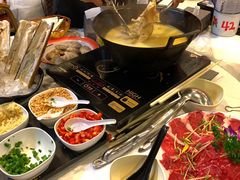 -鲜入围煮花胶鸡海鲜火锅