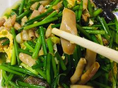 韭苔鸡蛋炒海肠-公寓家常菜馆(海军博物馆店)