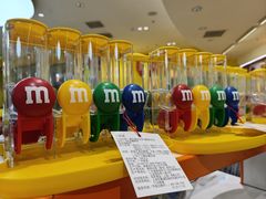 -m豆巧克力世界(上海世茂广场店)