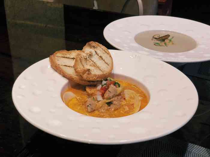 piggy bistro美式牛排西餐厅-"一个劳动节 都在埋头吃餐餐扶墙进 顿顿