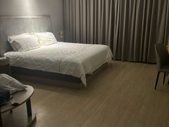 -白玉兰酒店(上海田子坊马当路地铁站店)