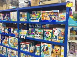 店内环境-逝水玩具折扣店