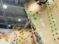 -ROCKPLUS攀岩馆(环宇城店)