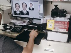 -红裙子照相馆(曹安路轻纺市场店)