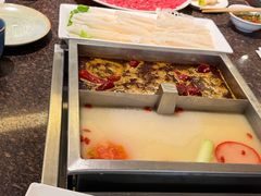老妈招牌双味汤-皇城老妈川味火锅·大连海鲜火锅(港湾店)