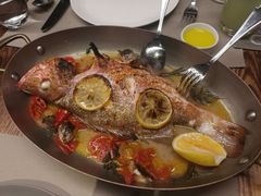 木炭烤整条时令海鱼-Mercato莫卡多露台餐厅与酒吧(K11店)