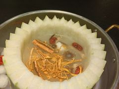 -得意咚瓜·顺德鱼生·冬瓜盅火锅