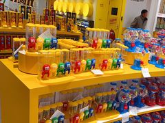 -m豆巧克力世界(上海世茂广场店)