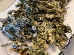 炸花椒芽-钰田大院·怀柔地道农家菜·烤虹鳟鱼(雁栖湖店)