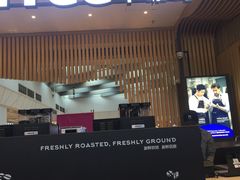 门面-瑞幸咖啡(凯德埃德蒙顿路店)