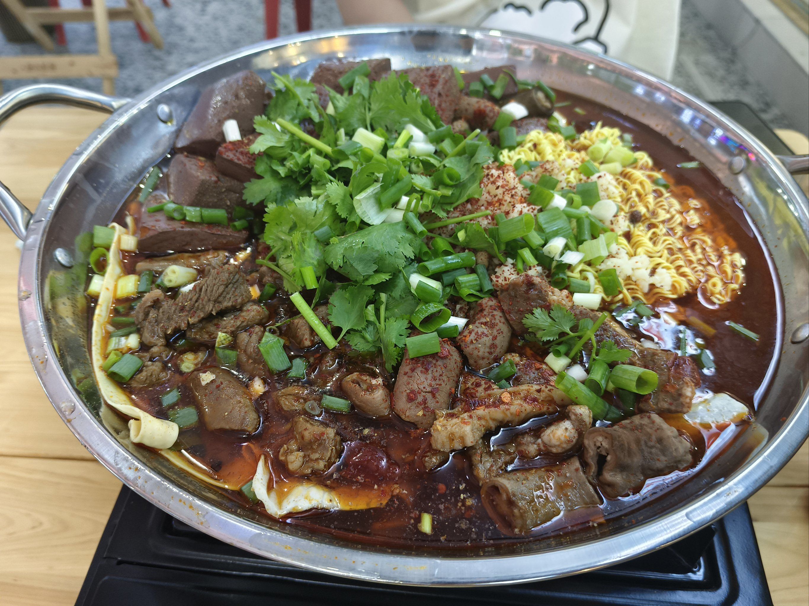 川传旁美味的红烧牛肉锅