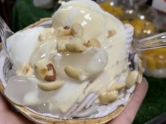 -席娜卡琳火车铁道夜市