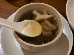 青城杏果一品鸡汤-君悦酒店·1881·北京烤鸭