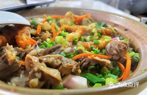 Finger Chicken and Chicken Offal Clay Pot Rice