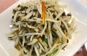 Snow Cabbage Bamboo Shoot and Reed Shoot Stir-Fry with Shredded Pork